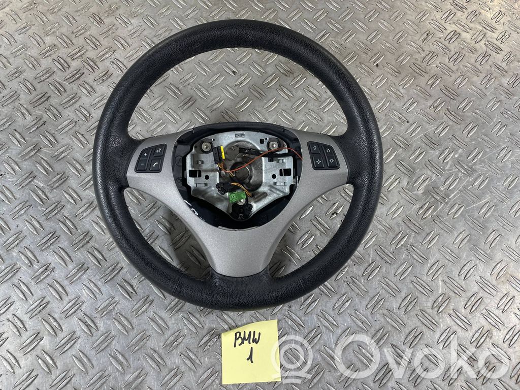 Steering wheel   6764336,305217699103A,33692871