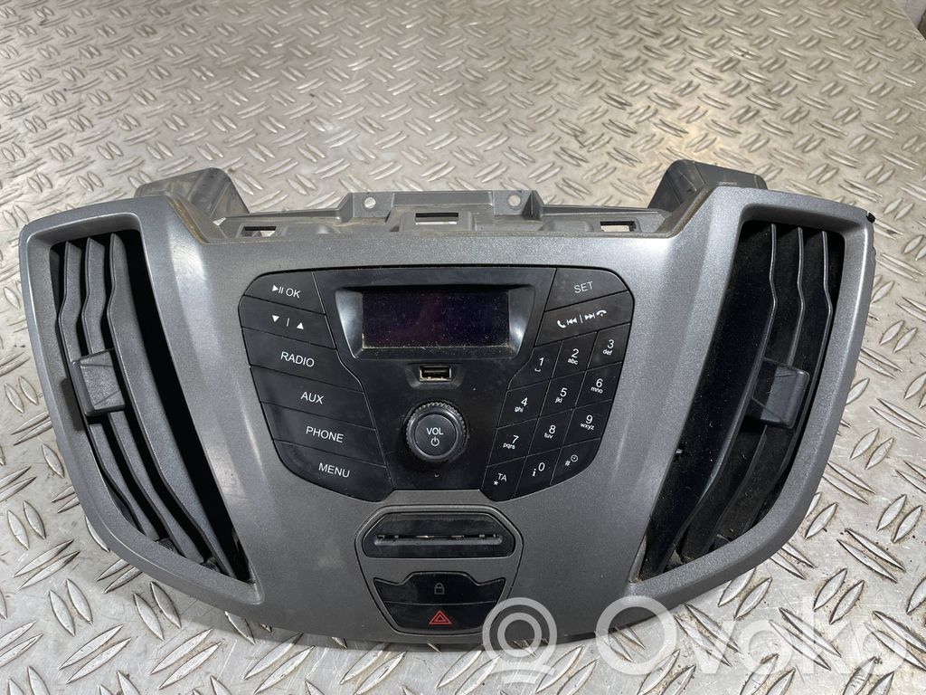Ford Transit Radio/CD/DVD/GPS head unit 
