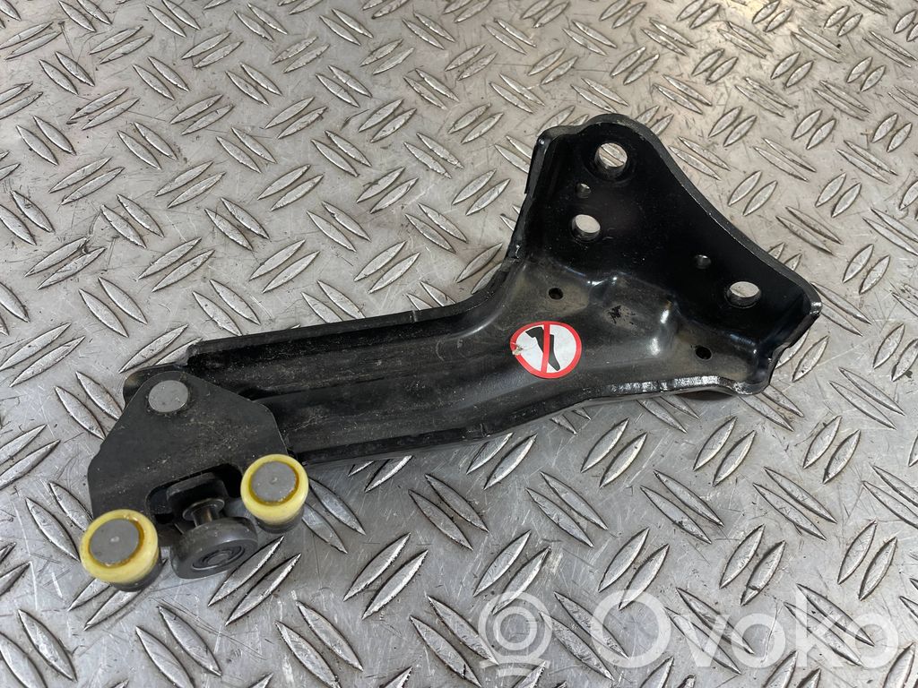 Opel Vivaro Sliding door lower roller guide/hinge 