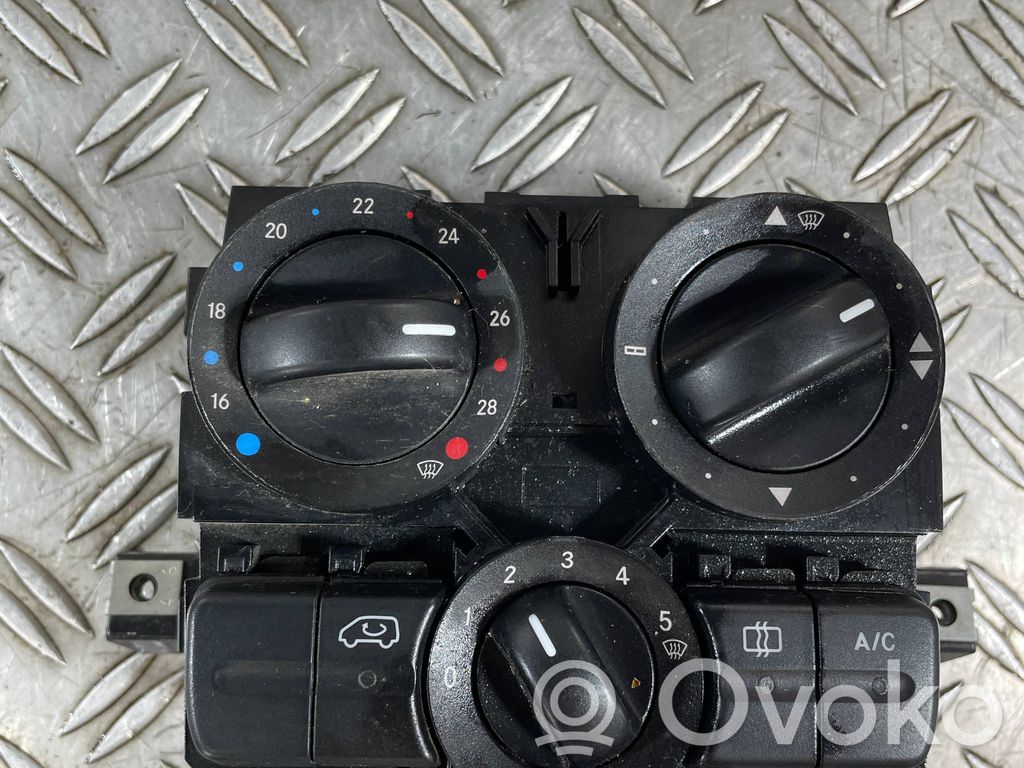 Climate control unit   5HB008512