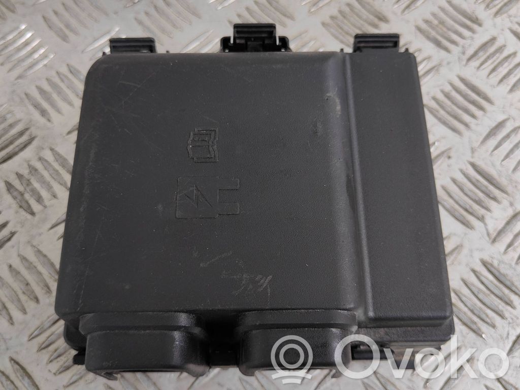 Fuse module   JX6T14D068BD