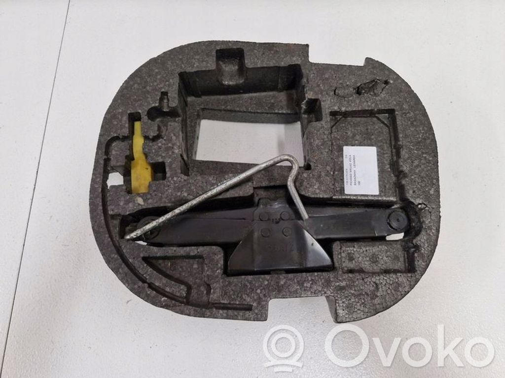 Other trunk/boot trim element