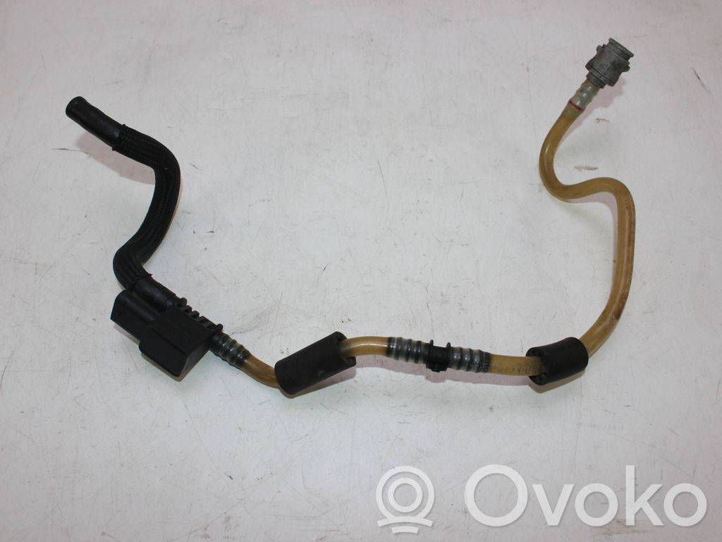 BMW X5 E70 Fuel line pipe 