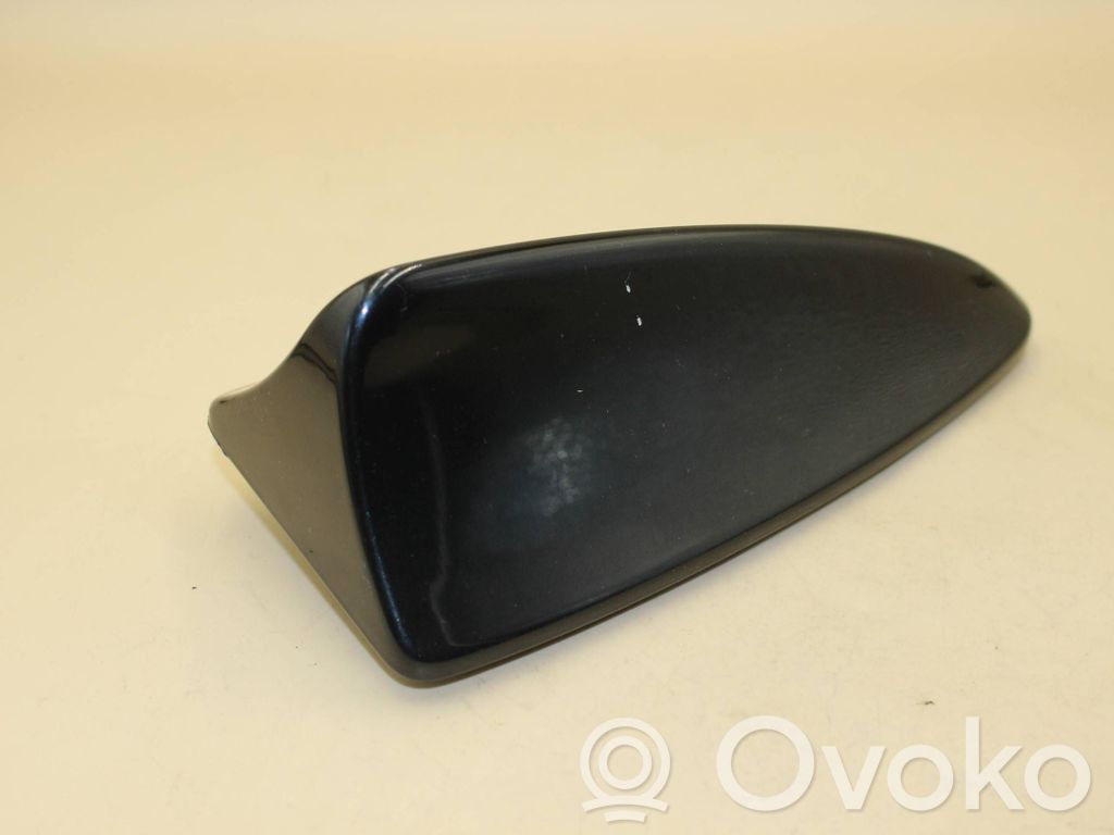 BMW X3 E83 GPS-pystyantenni 