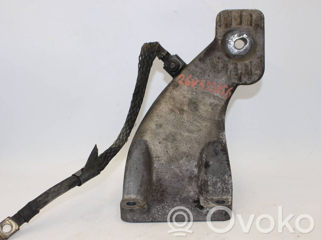 BMW 5 E60 E61 Engine mounting bracket 