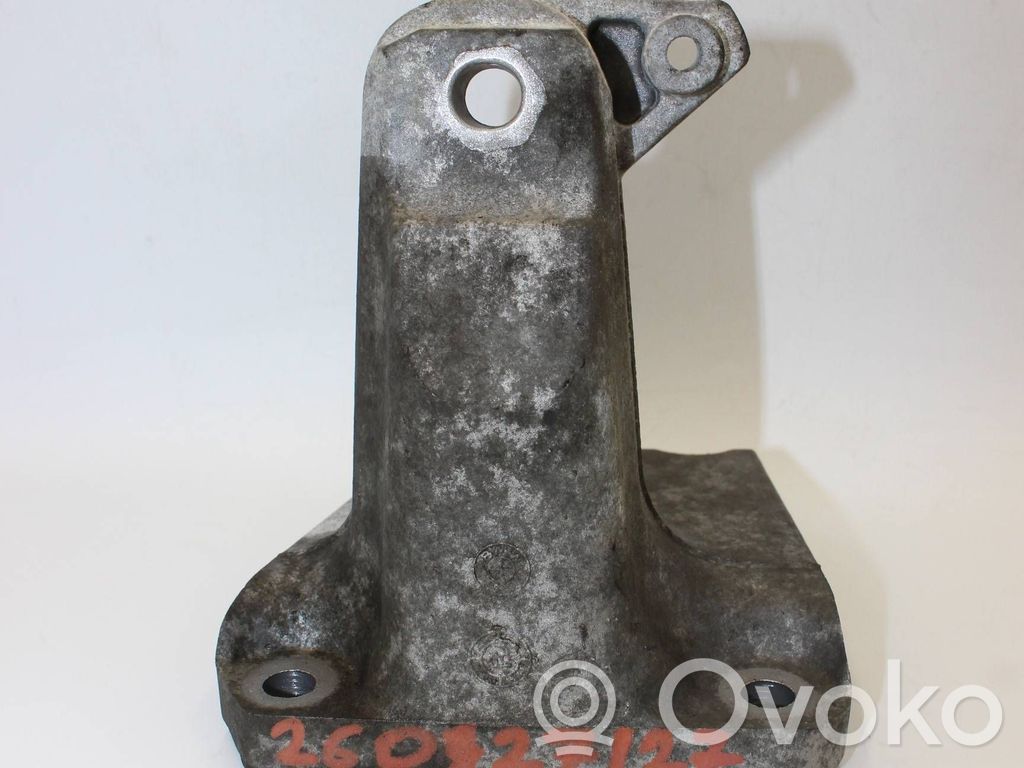 BMW 3 F30 F35 F31 Engine mounting bracket 