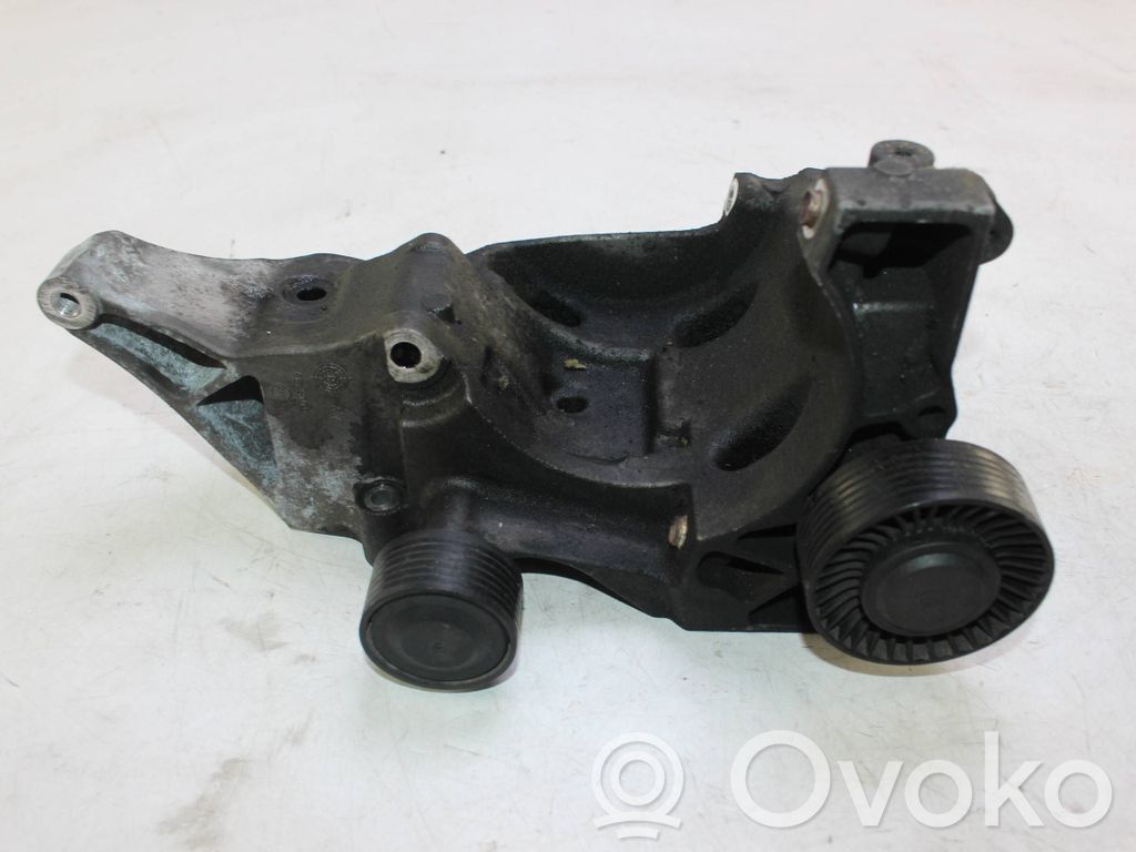BMW 5 E60 E61 Halterung Lichtmaschine 