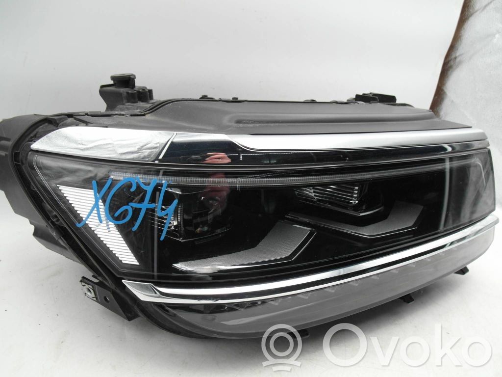 Volkswagen Tiguan Lampa przednia 