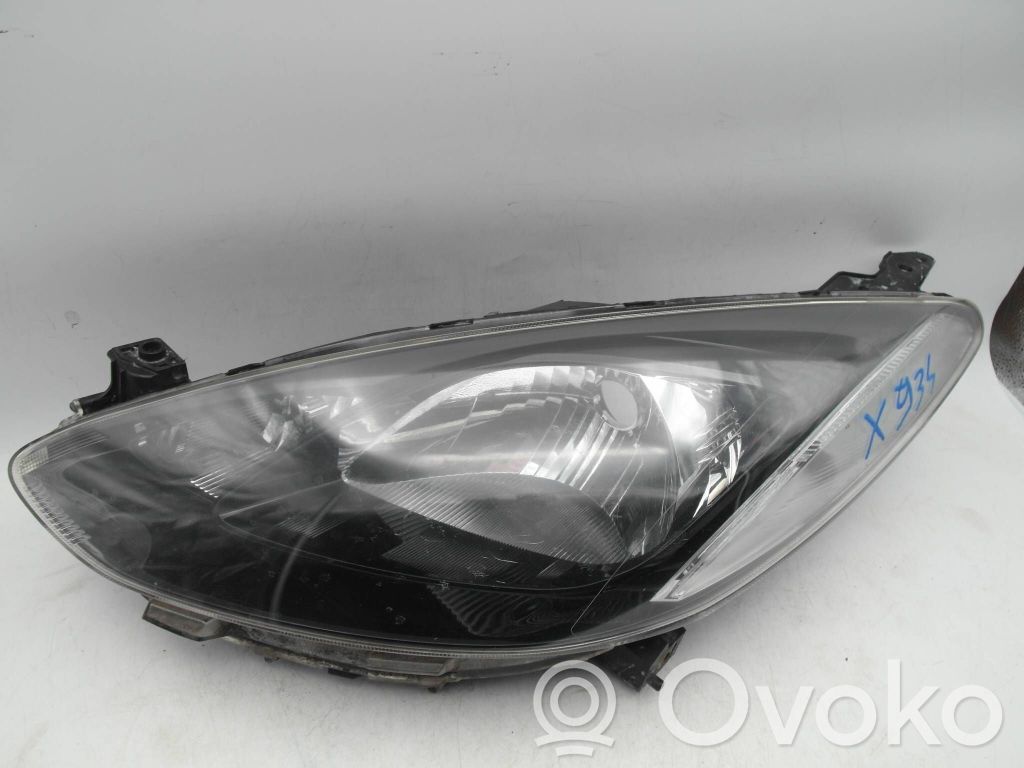 Mazda 2 Headlight/headlamp 