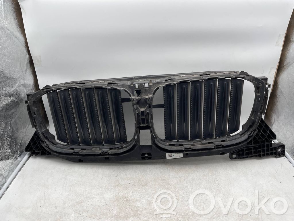 Atrapa chłodnicy / Grill   30749722705,20190818,C67146109
