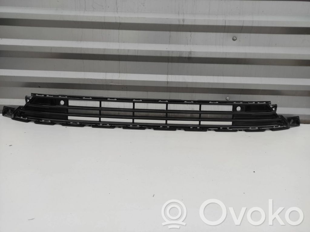 Front bumper lower grill   31663679