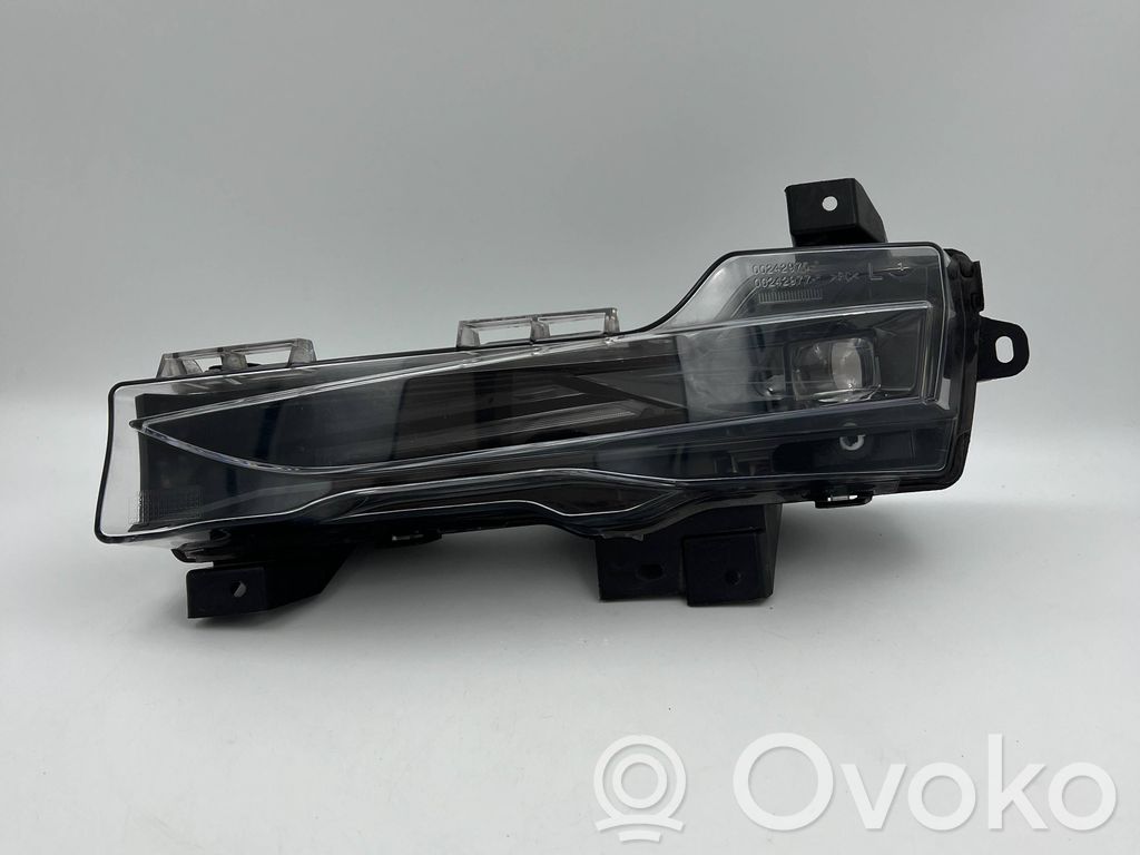 Tesla Model 3 LED dienos žibintas 