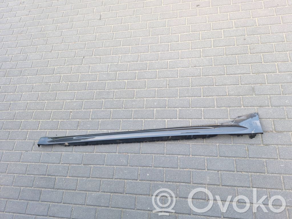 Foot area side trim   82A853855B