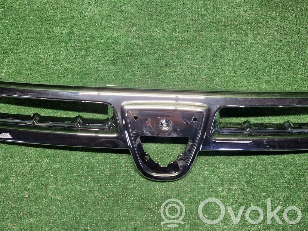 Dacia Duster Front grill 