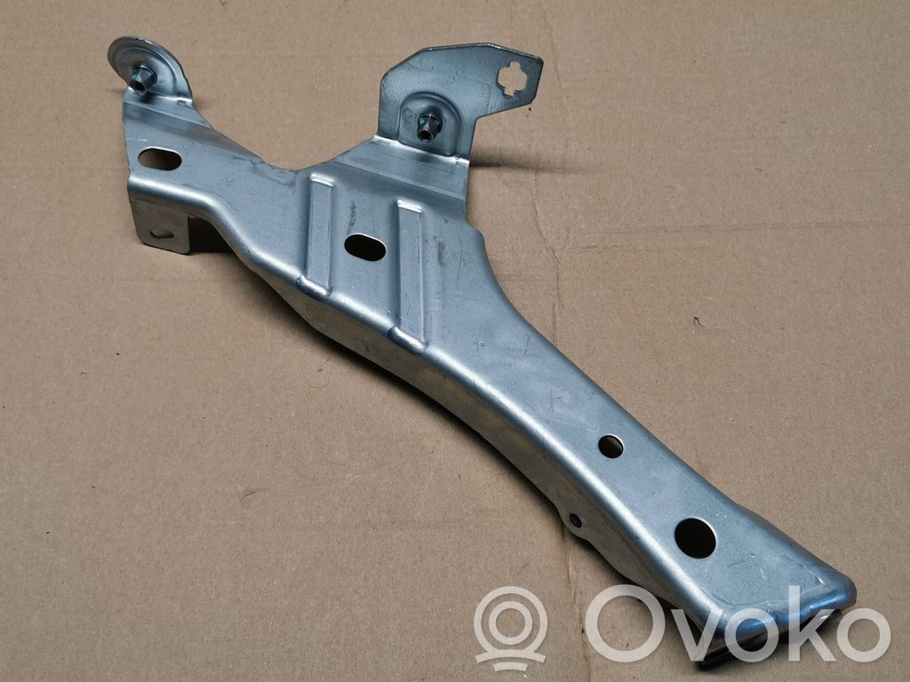 Ford Focus Fender mounting bracket 