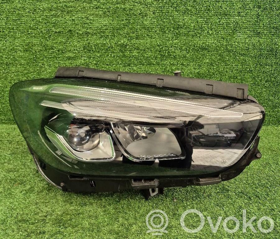 Mercedes-Benz B W247 Lampa przednia 