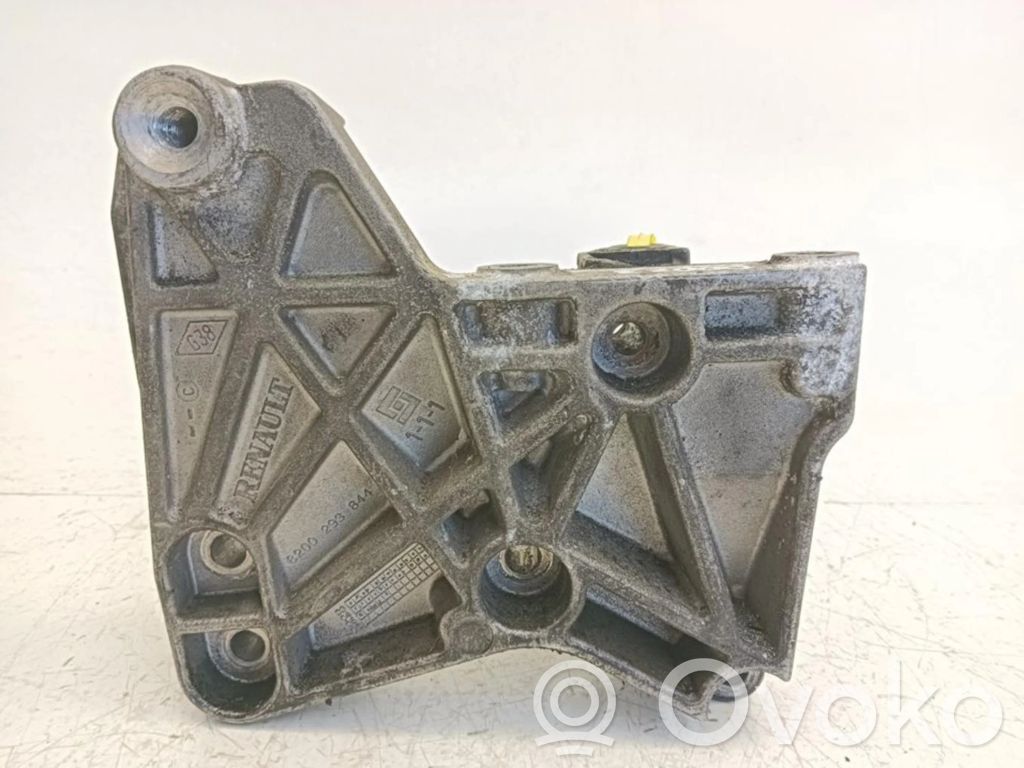 Renault Megane II Engine mount bracket 