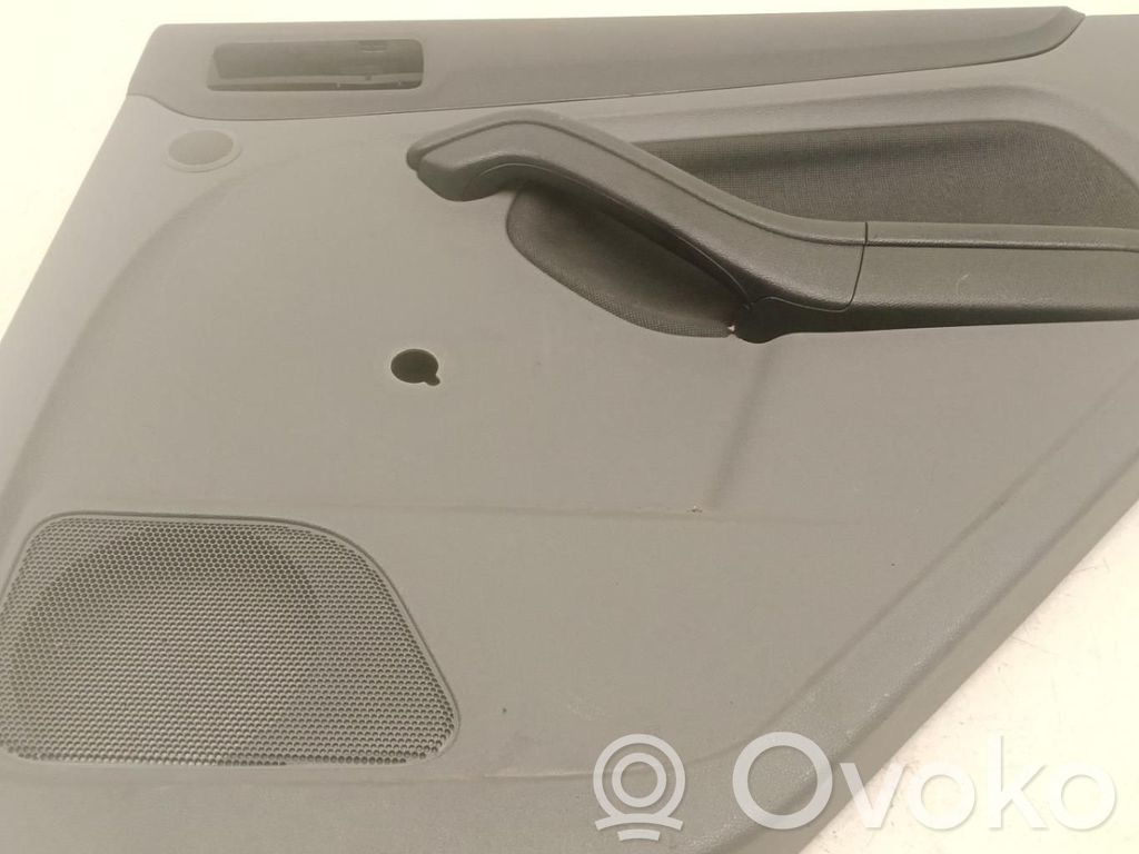 Ford Focus Apšuvums aizmugurējām durvīm 