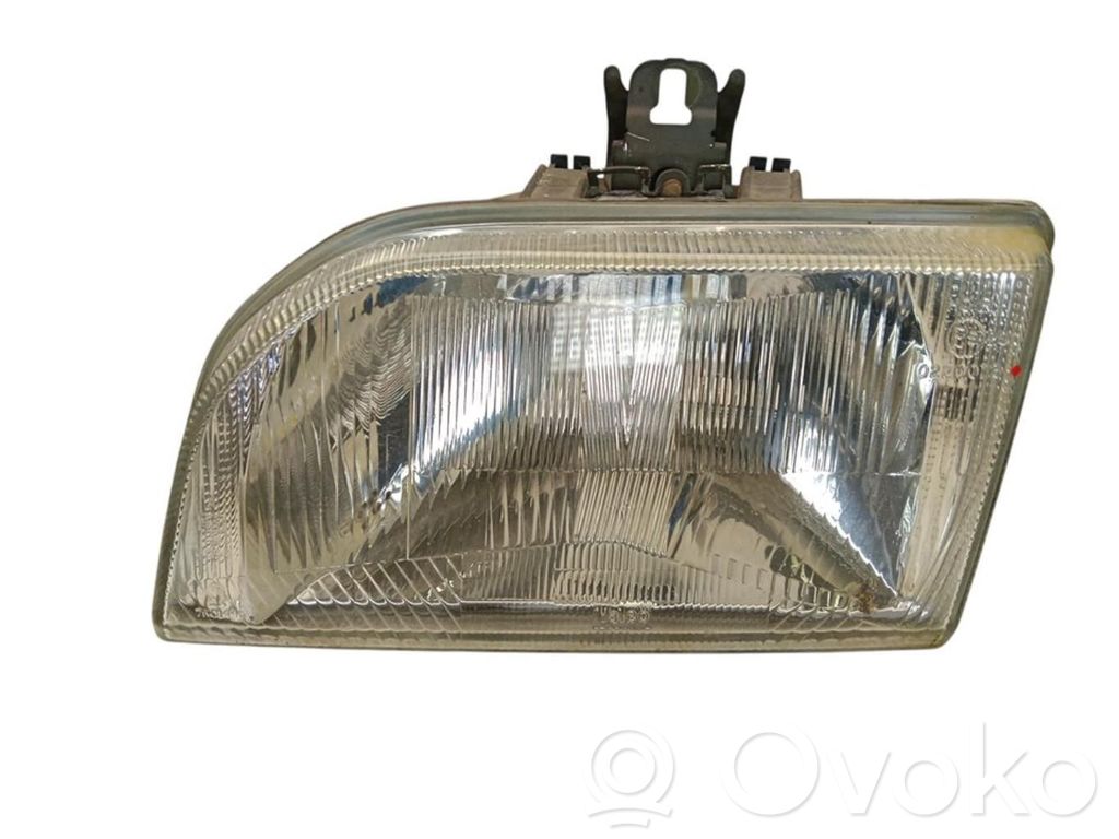 Ford Fiesta Headlight/headlamp 