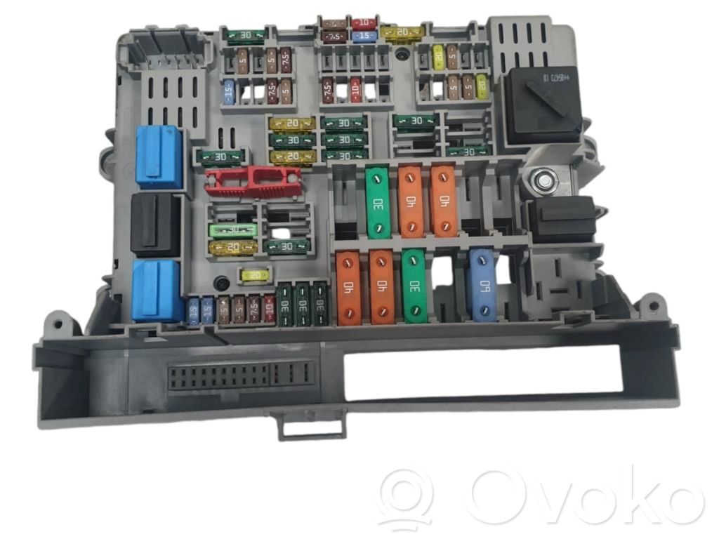 BMW 1 E81 E87 Fuse module 