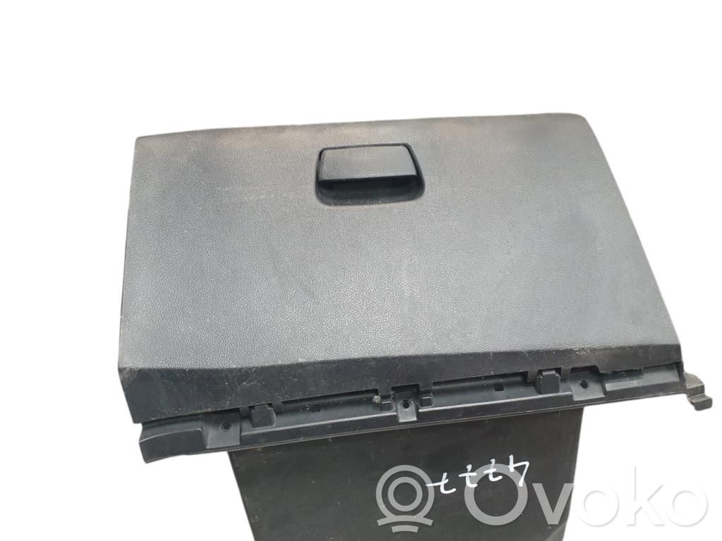 Guantera   845121W010