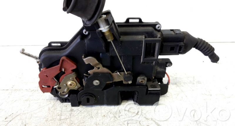 Audi A4 S4 B6 8E 8H Serratura portiera posteriore 