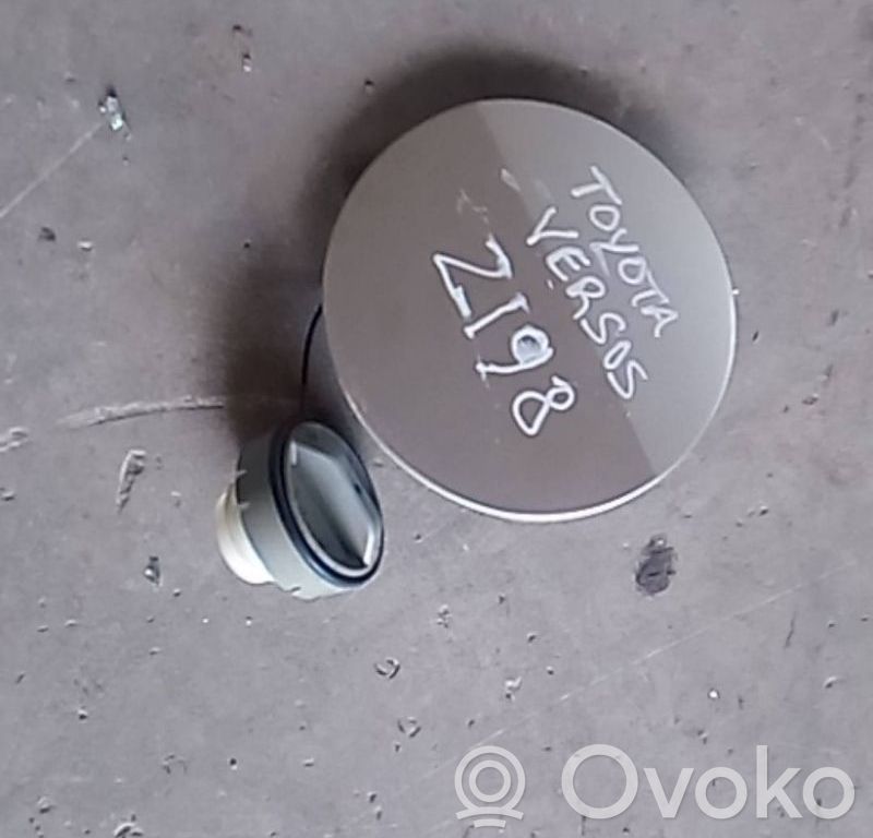 Polttoainesäiliön korkki