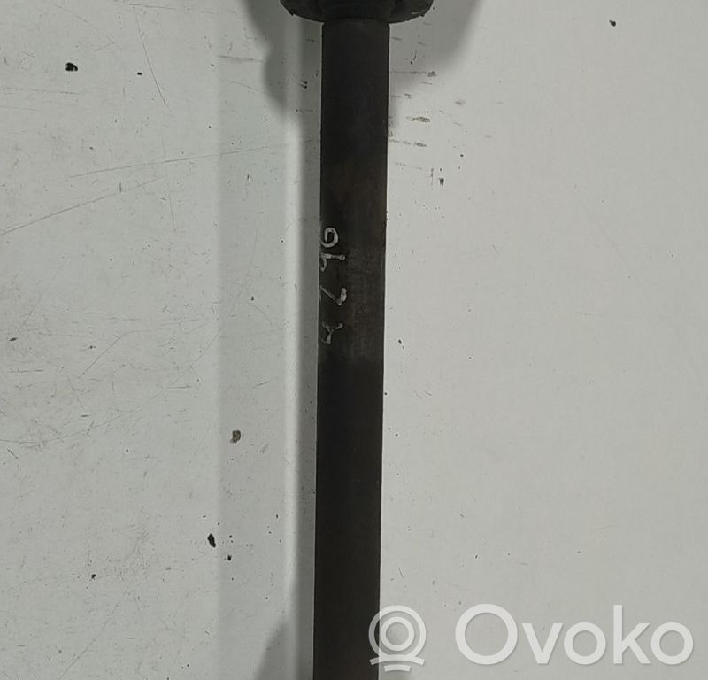 Etuvetoakseli