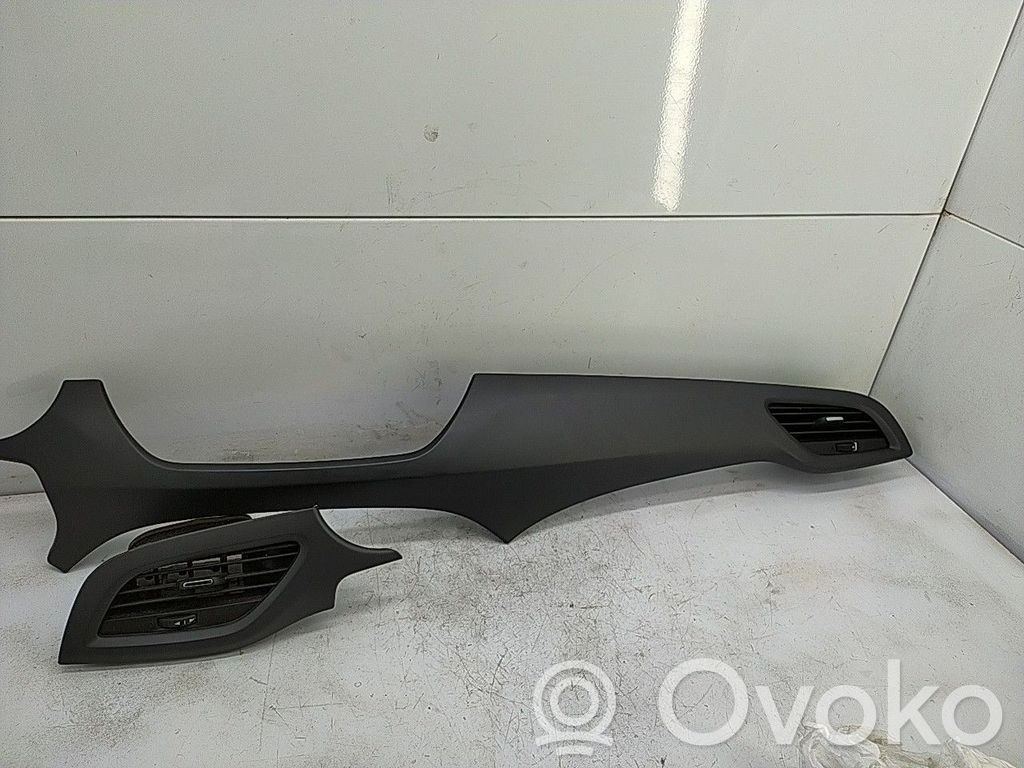 Opel Corsa E Centrinės oro grotelės 