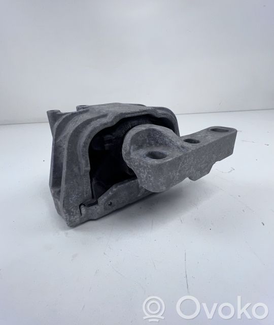 Volkswagen Golf V Engine mounting bracket 