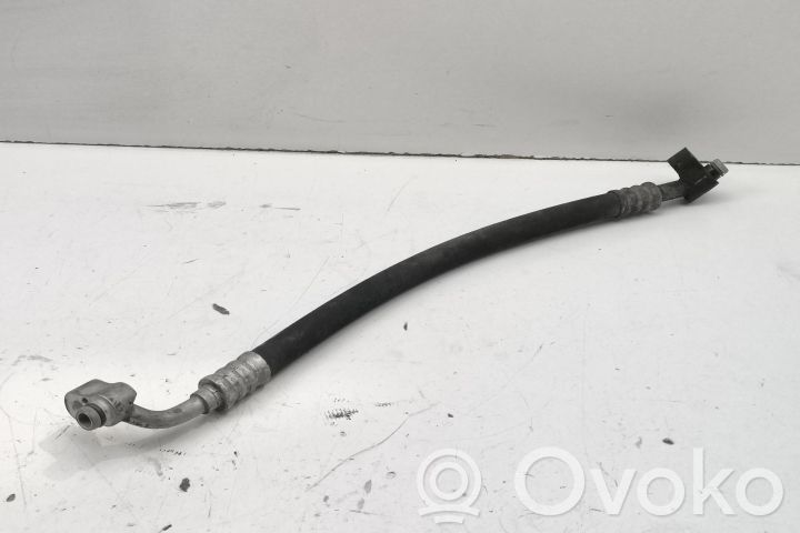 BMW 3 E36 Ilmastointilaitteen putki (A/C) 