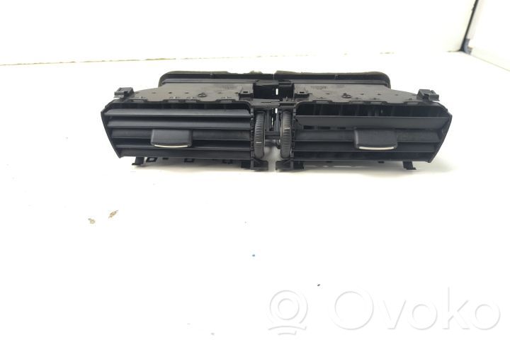 Volkswagen PASSAT B6 Dysze / Kratki środkowego nawiewu deski rozdzielczej 