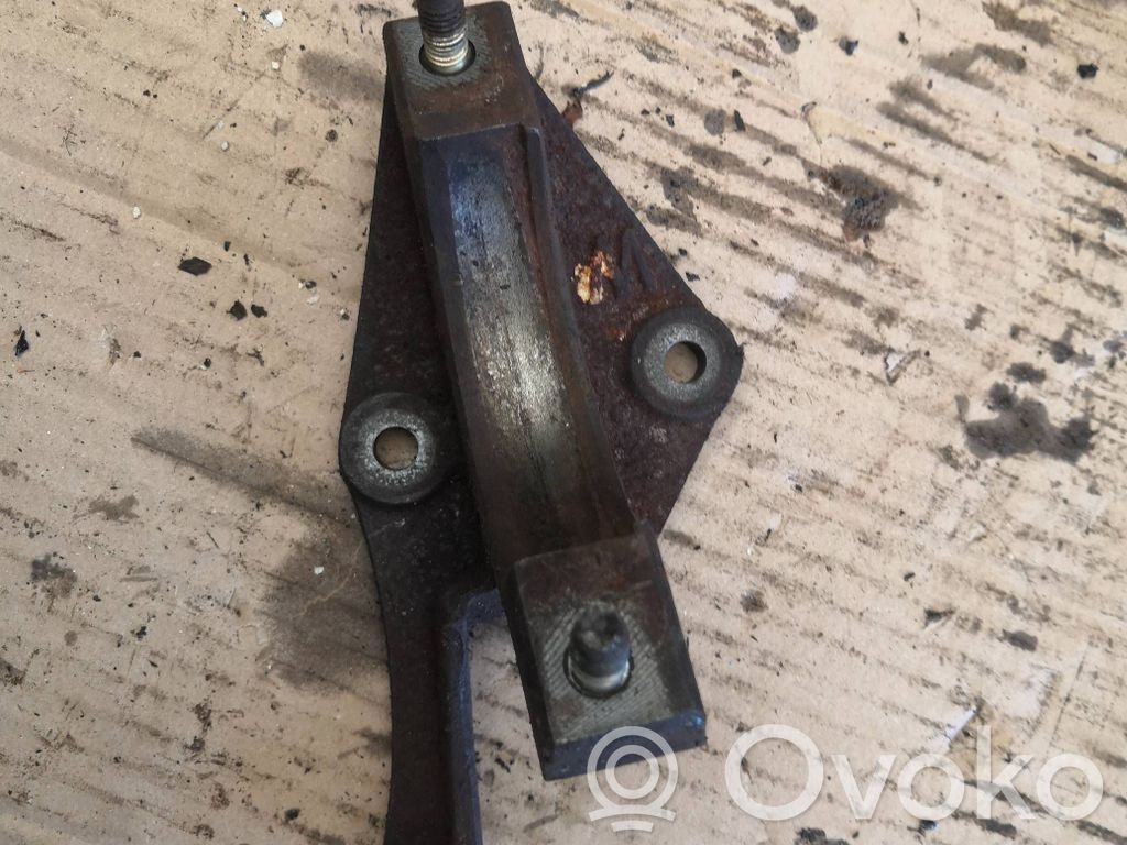 Engine mounting bracket   3S413K305EB
