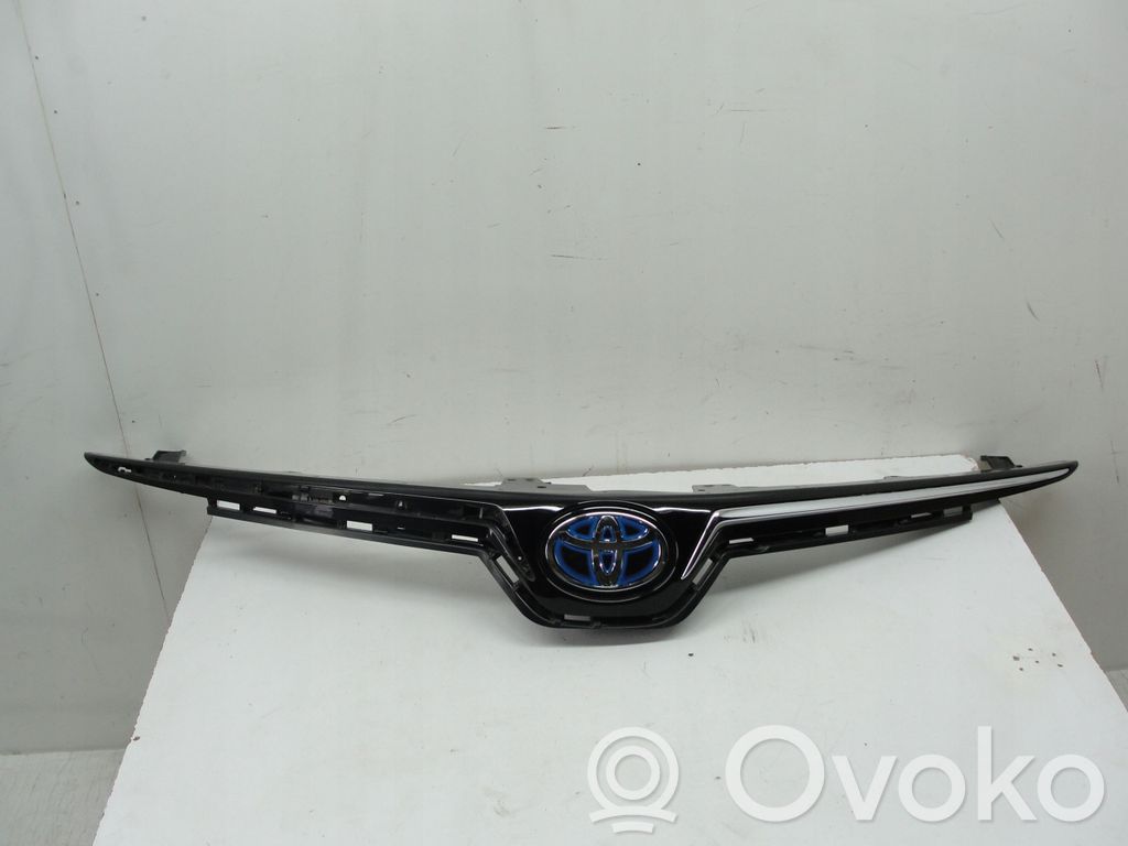 Toyota Corolla E210 E21 Etupuskurin ylempi jäähdytinsäleikkö 
