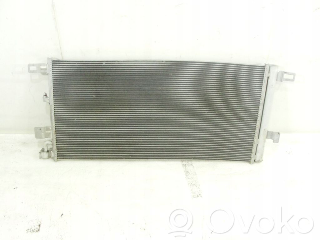 Audi A4 S4 B9 Skraplacz / Chłodnica klimatyzacji 