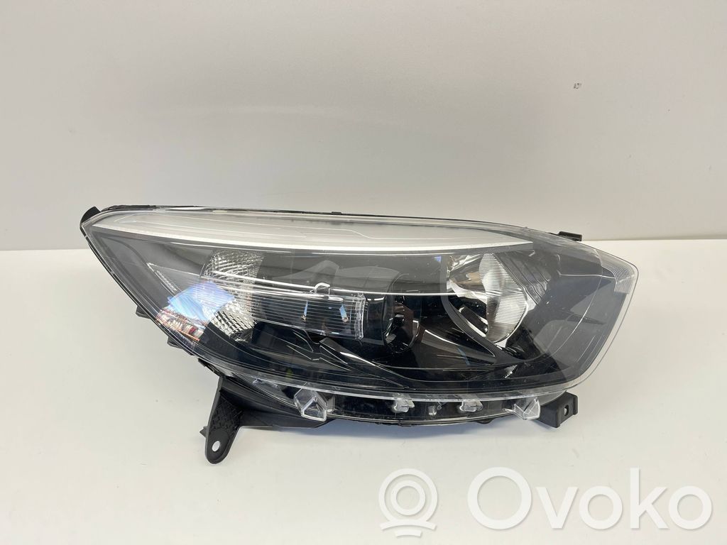 Renault Captur Lampa przednia 