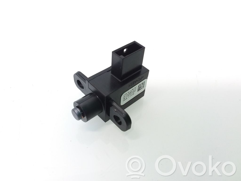 Tesla Model 3 Interior temperature sensor 