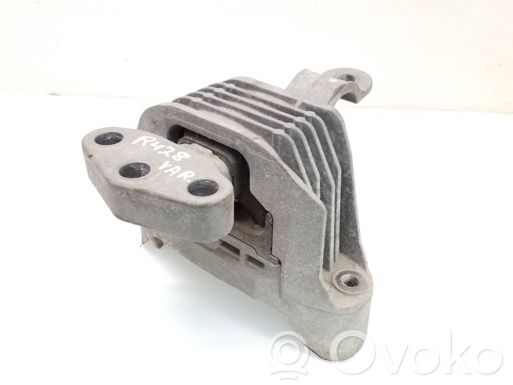 Opel Zafira C Engine mount bracket 