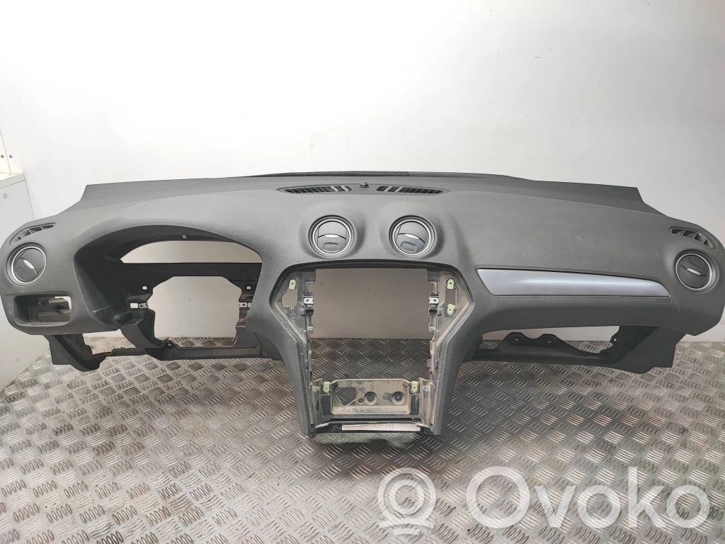 Ford Mondeo MK IV Panel de instrumentos 