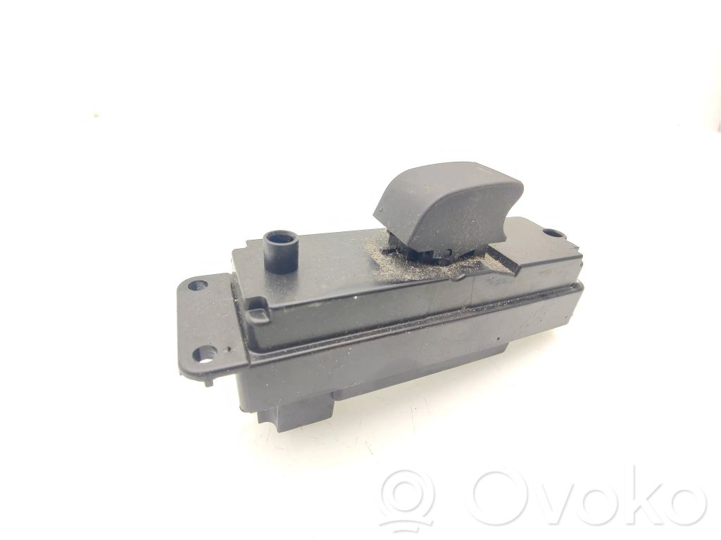 Electric window control switch   GS1D66380,03124610