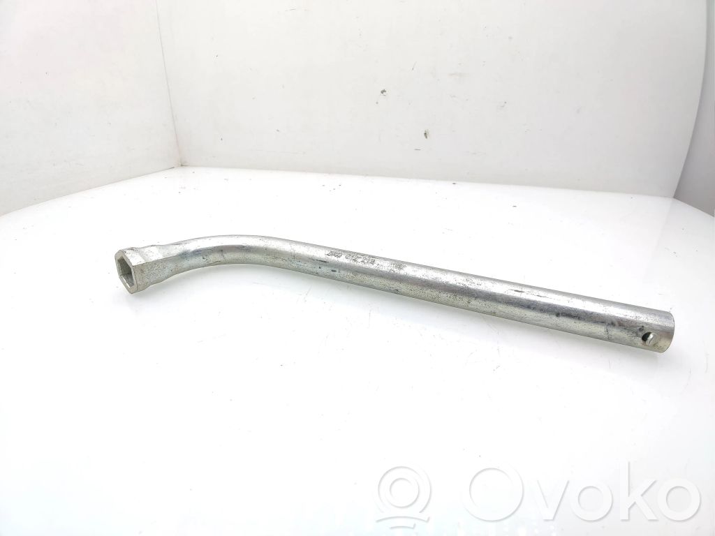 Volkswagen Caddy Wheel nut wrench 