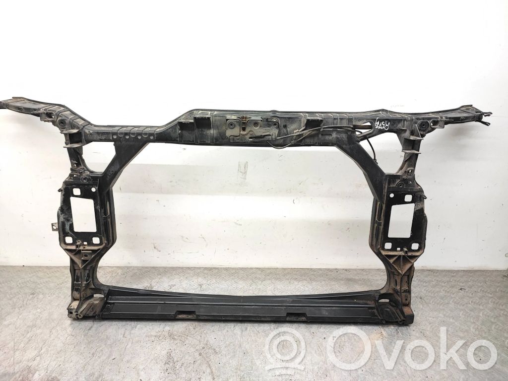 Audi A4 S4 B8 8K Radiatorių panelė 
