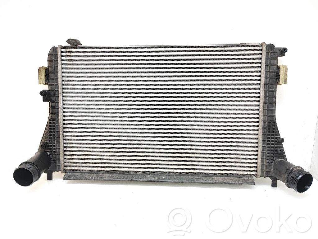 Volkswagen PASSAT B7 Interkūlerio radiatorius 
