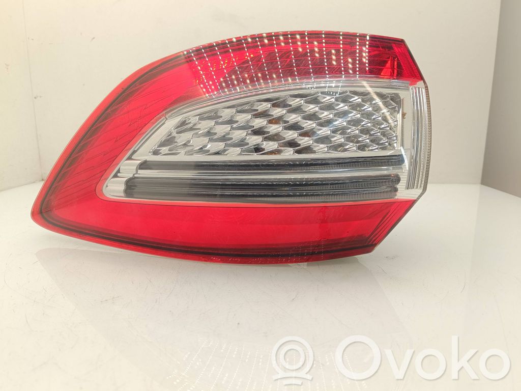 Ford Mondeo MK IV Rückleuchte Heckleuchte 