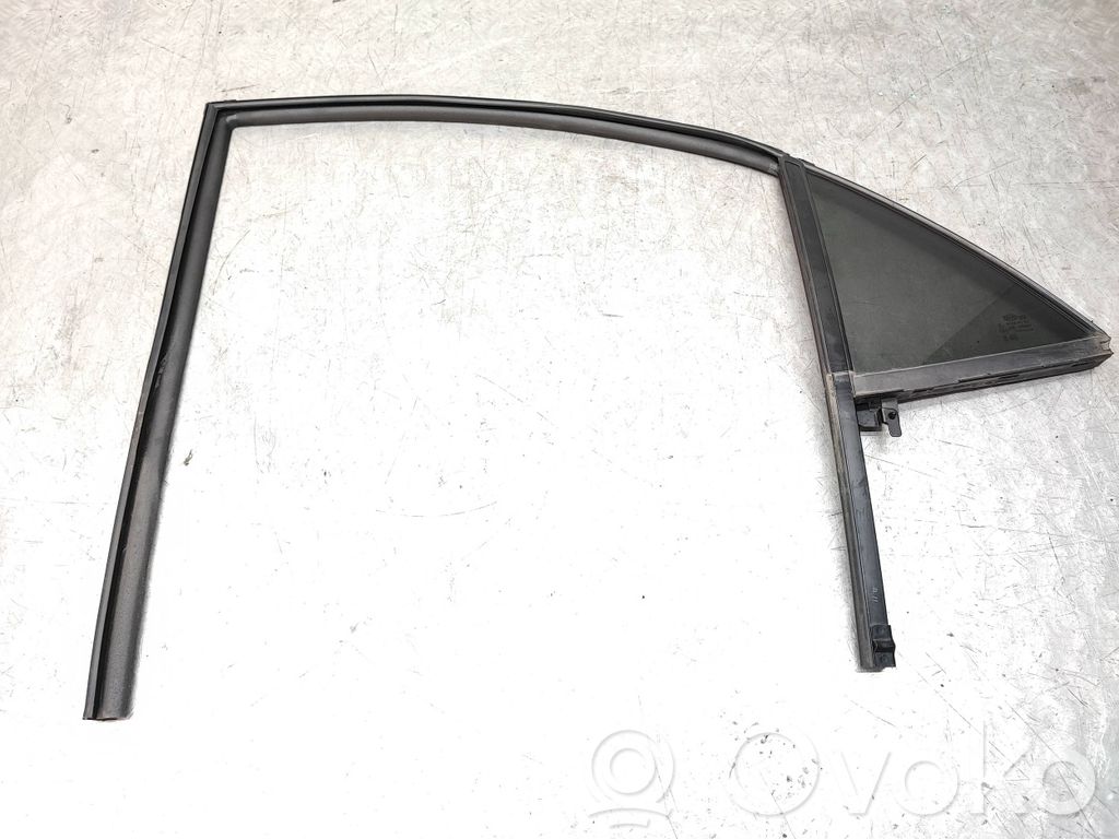 Ventanilla de ventilación de la puerta trasera   83417H8030,43R016943,DOT748AS3M35