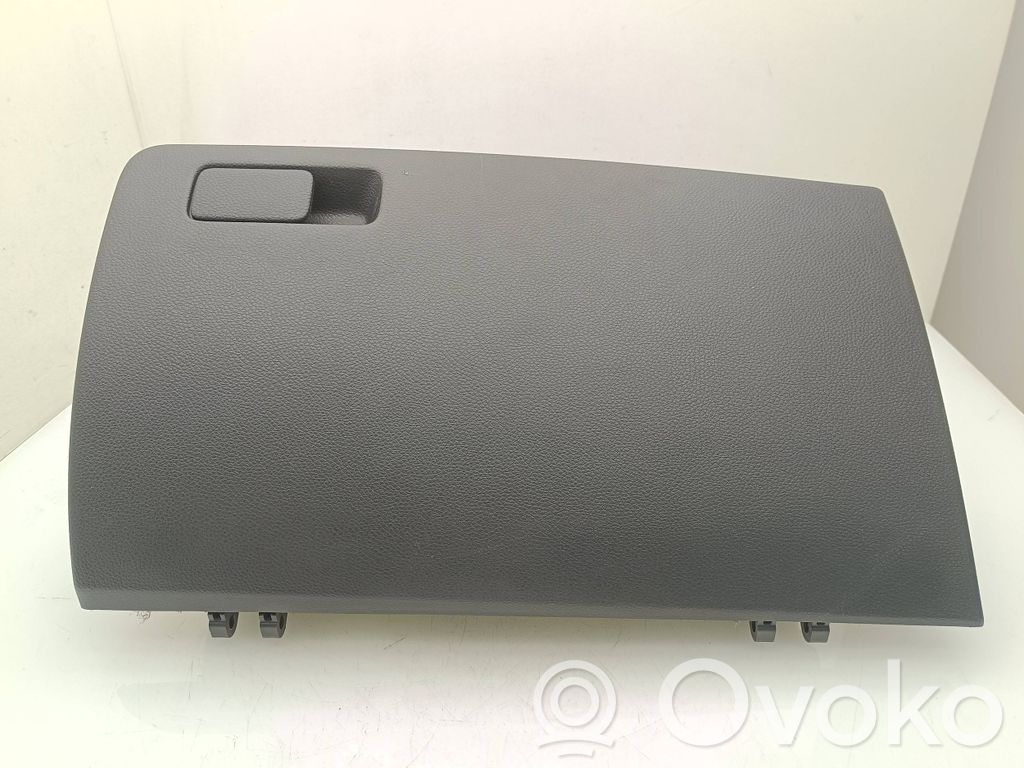 KIA Rio Handschuhfach 