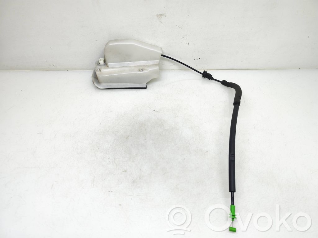 Tesla Model 3 Priekšpusē slēdzene 