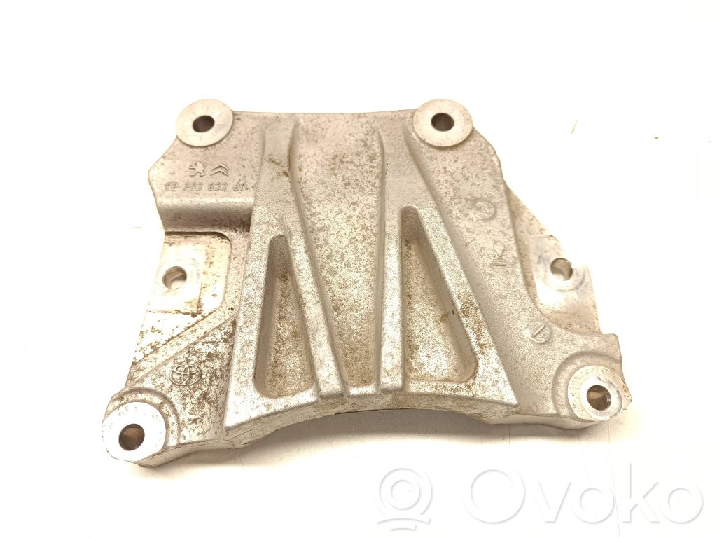Toyota Proace Engine mount bracket 