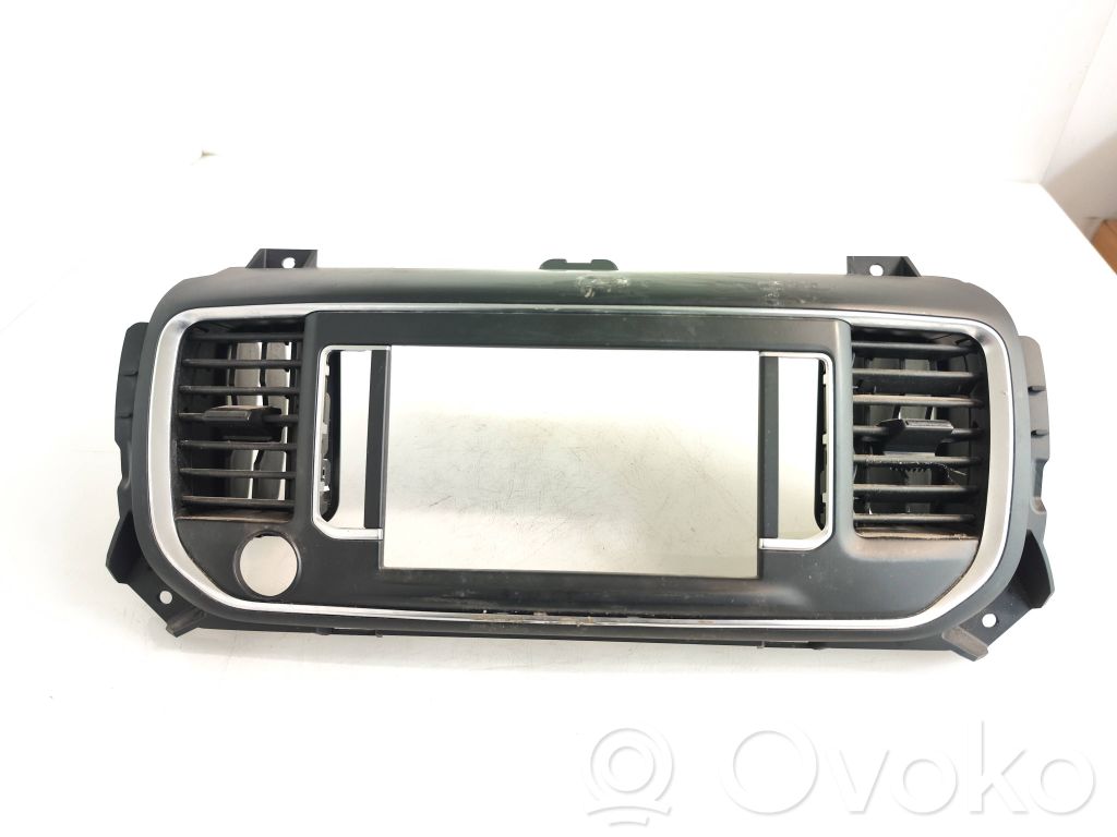 Citroen Jumpy Radio/GPS head unit trim 