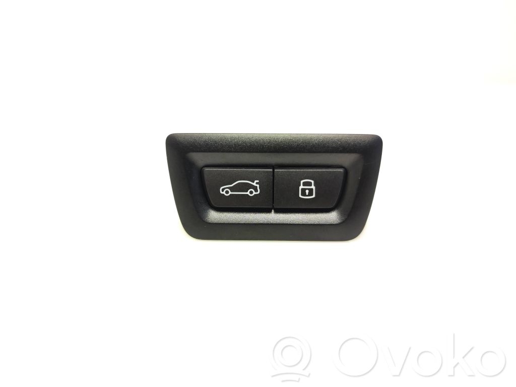 Tailgate/boot open switch button   5A64C25,305496957